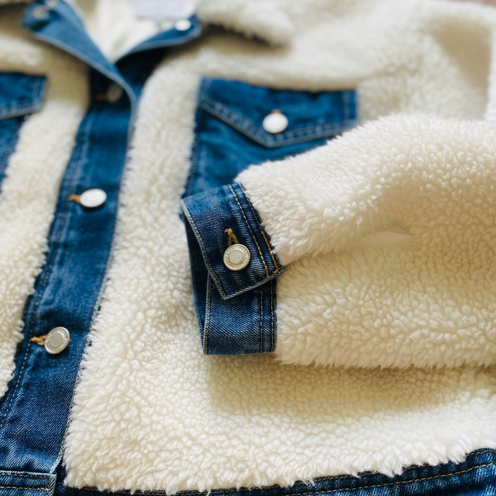 April Kiss Sherpa and Denim Trimmed Jacket. Juniors Size Small. NWT - Picture 4 of 16